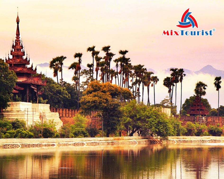 Cung điện Mandalay – Sự huyền bí sau lớp gỗ tếch cổ xưa