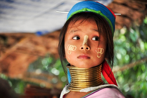 Tục đeo vòng cổ kỳ lạ của người Kayan ở Myanmar